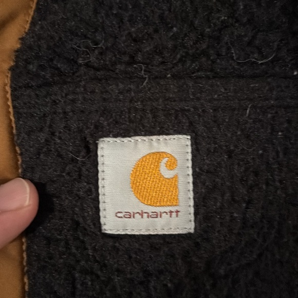 Carhartt women’s Sherpa fleece snap-up vest - Picture 3 of 5